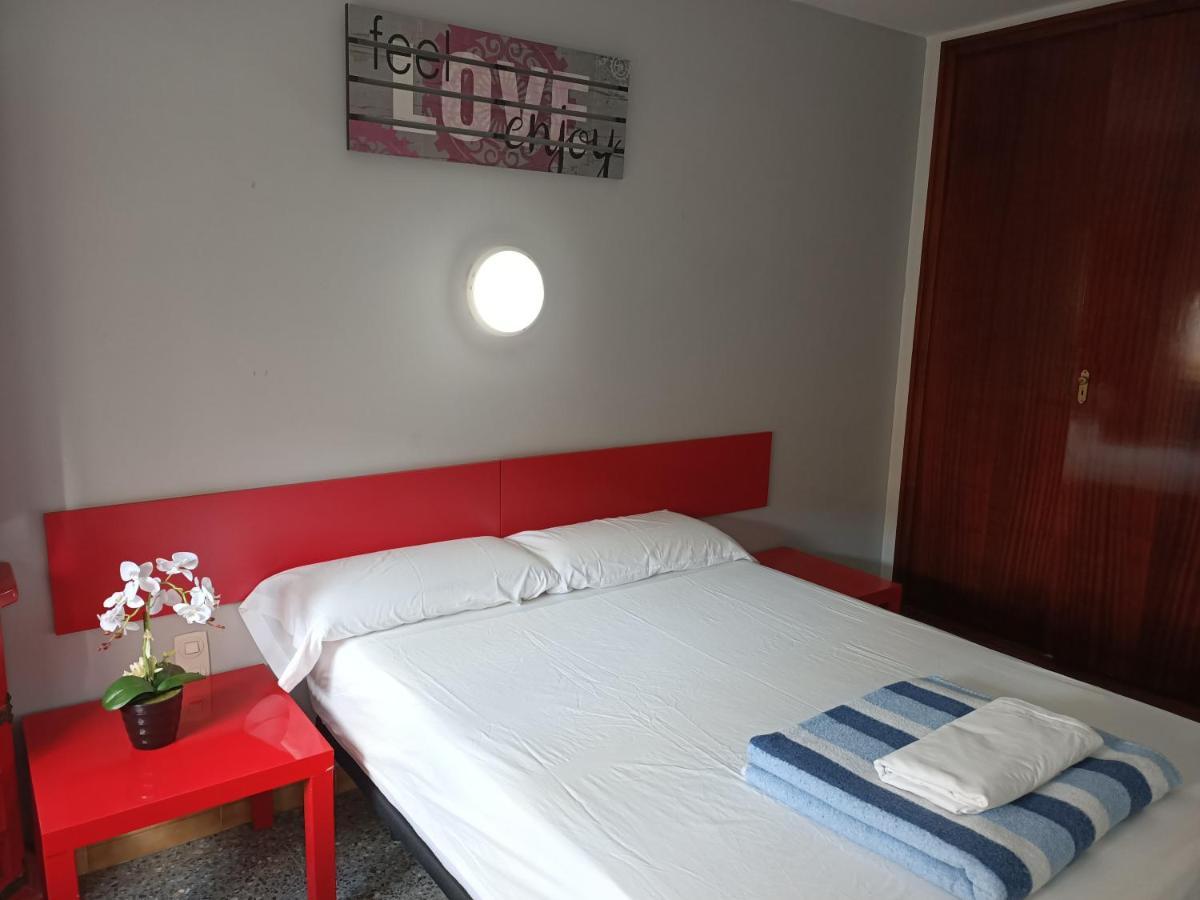Piso Jover Alojamiento Para Mayores De 25 Anos !! Lloret de Mar Eksteriør bilde